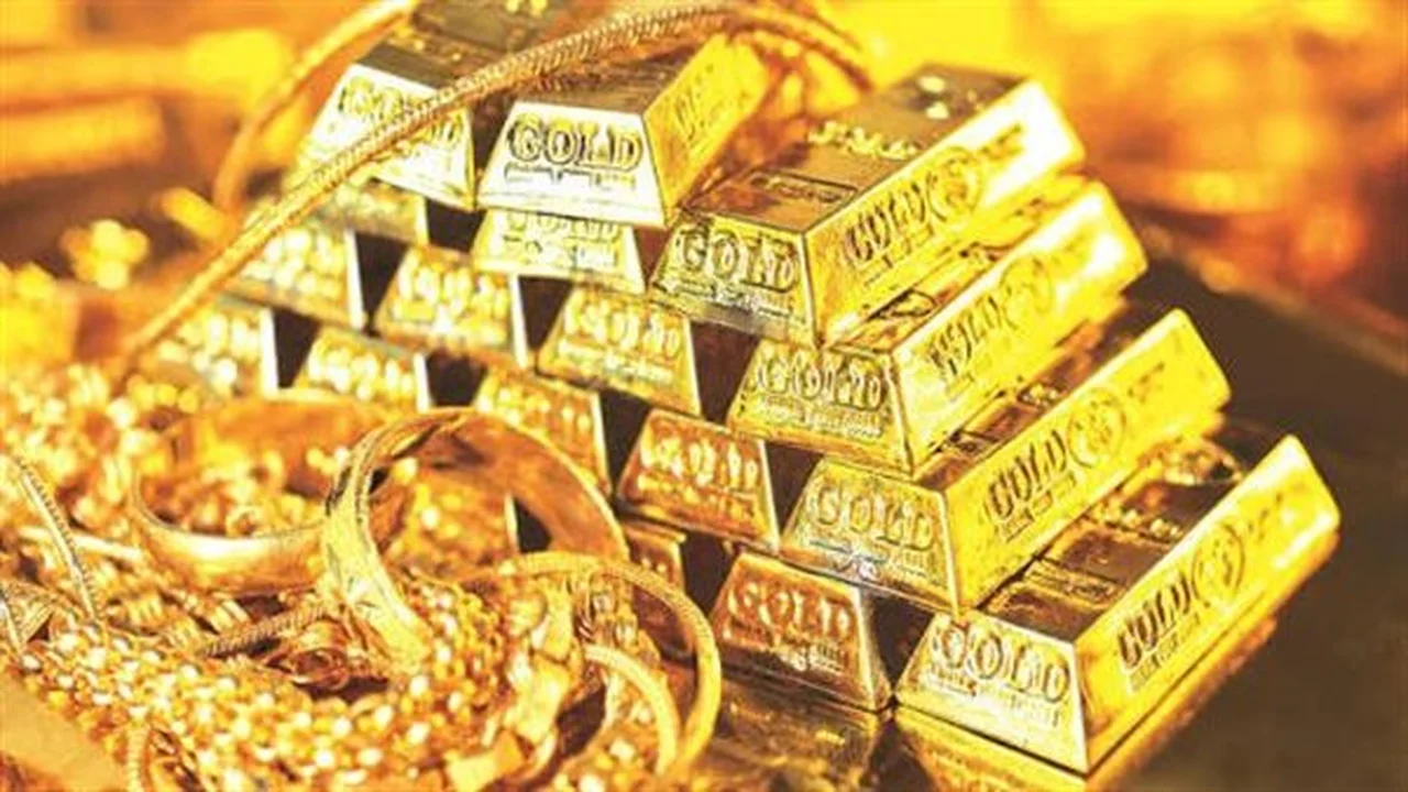 الذهب ينخفض لأدنى مستوى منذ ثلاثة أشهر والأونصة تسجل 3967 دولاراً